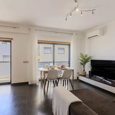 Apartment #387 Family-friendly Near The Armacao de Pera